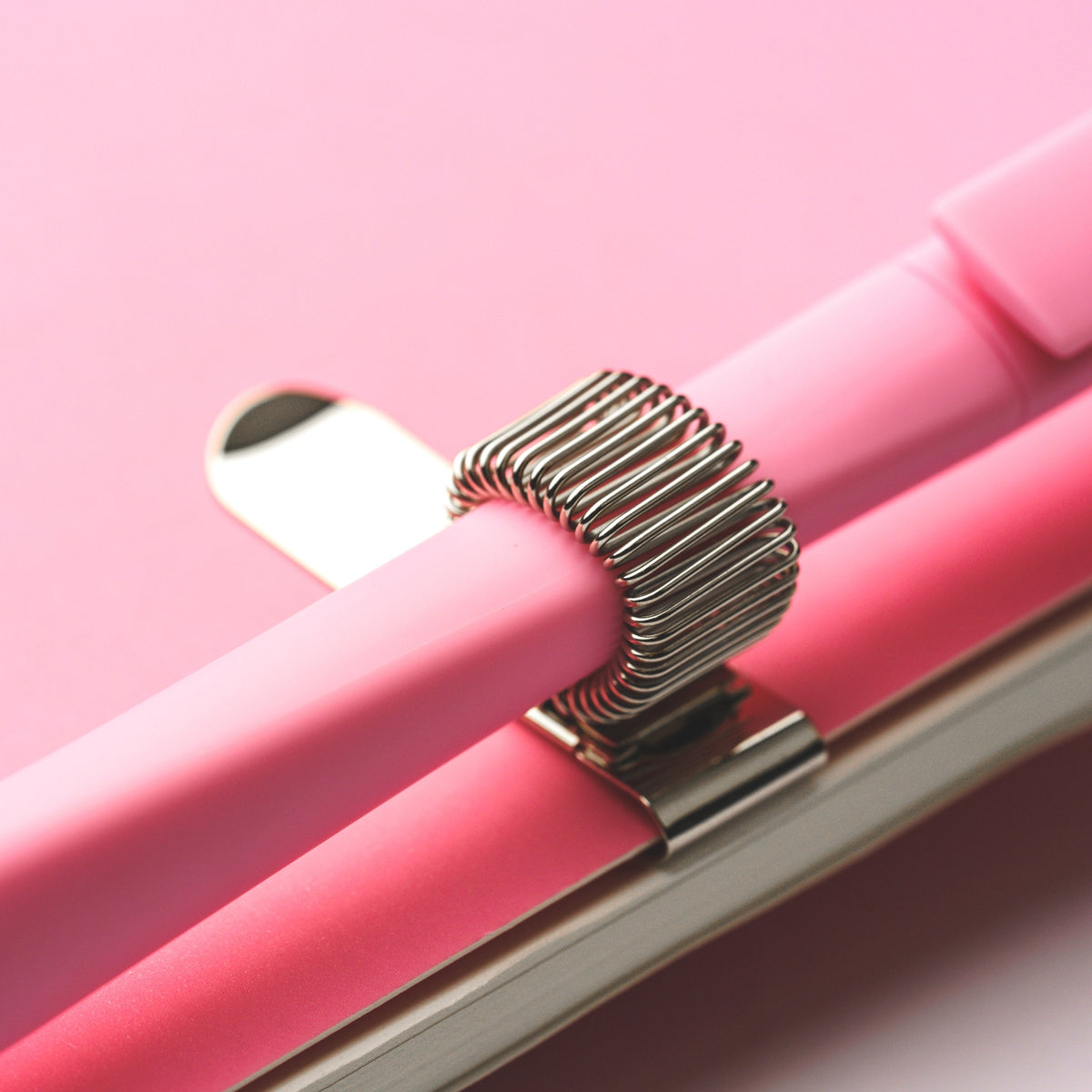Jumble & Co. Yeet Silver Pen Holder Clip